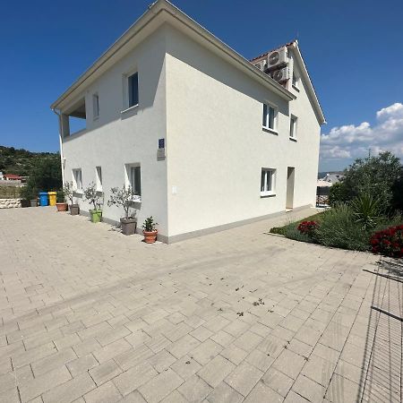 Holiday Home Mb Ражань Екстер'єр фото