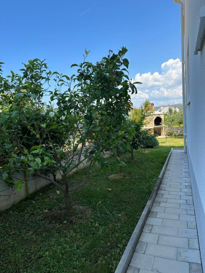 Holiday Home Mb Ражань Екстер'єр фото